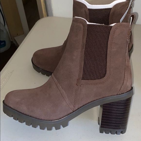 UGG Shoes - Ugg Hazel Waterproof Boot in Pinewood